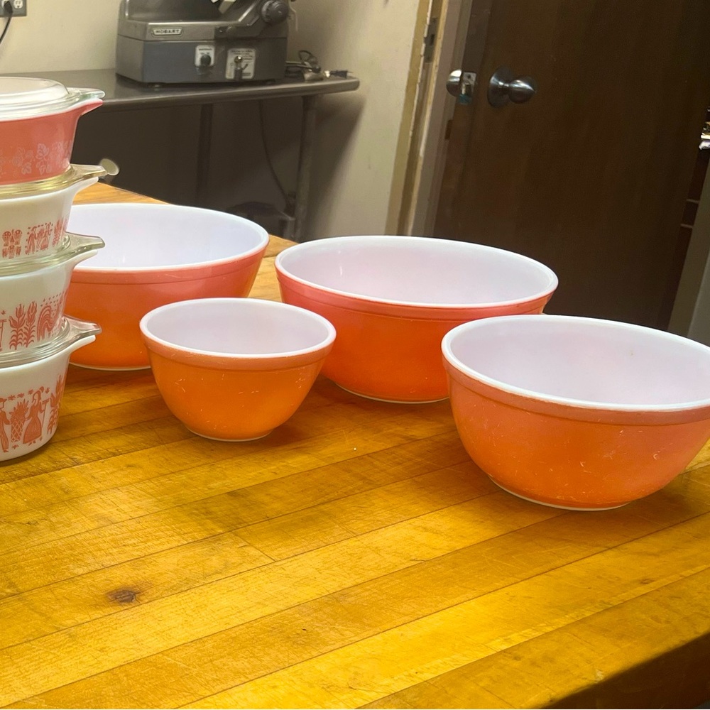 PINK PYREX 1950s complete set PYREX mixing bowls .